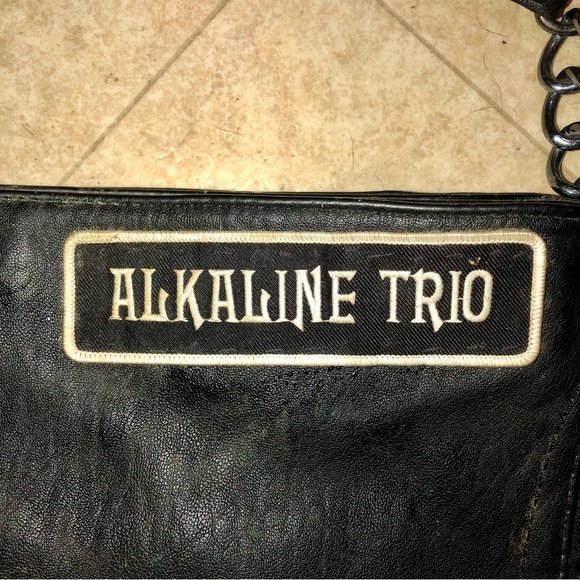 ALKALINE TRIO DIY patched black shoulder bag/purse! EUC 💀🖤🎀 - Picture 3 of 8